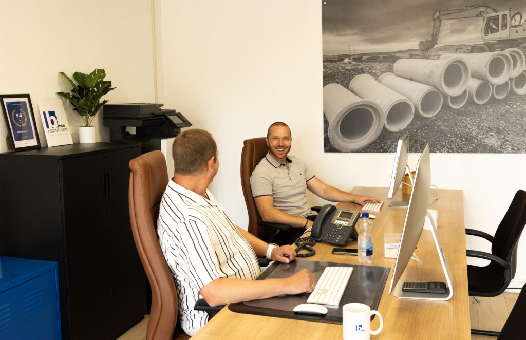 2 recruiter in overleg